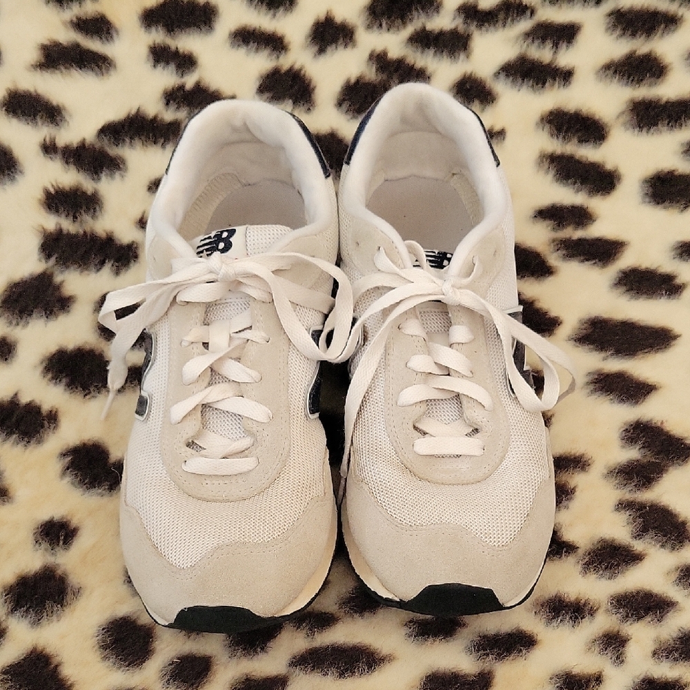 New Balance 515 Classic Sneaker | Size 8 - Picture 2 of 7
